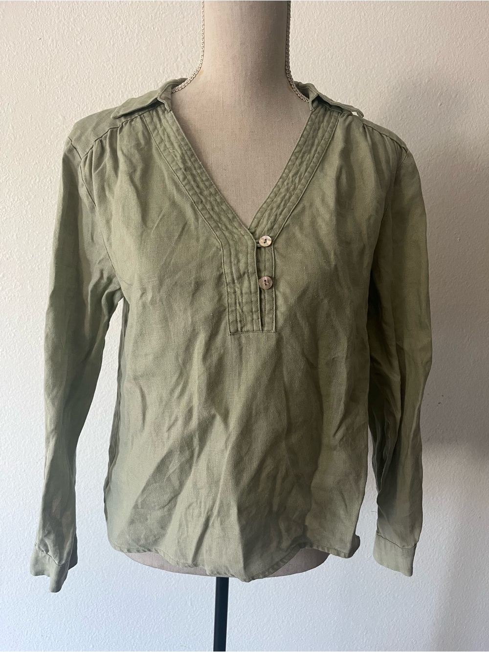 Casual Sage Green V-Neck Button-Trim Women’s Blouse